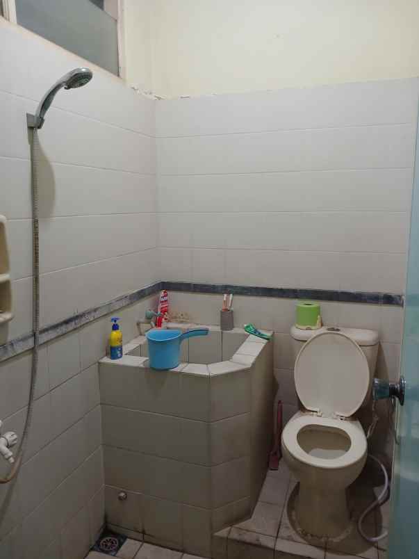 dijual rumah pondok kelapa