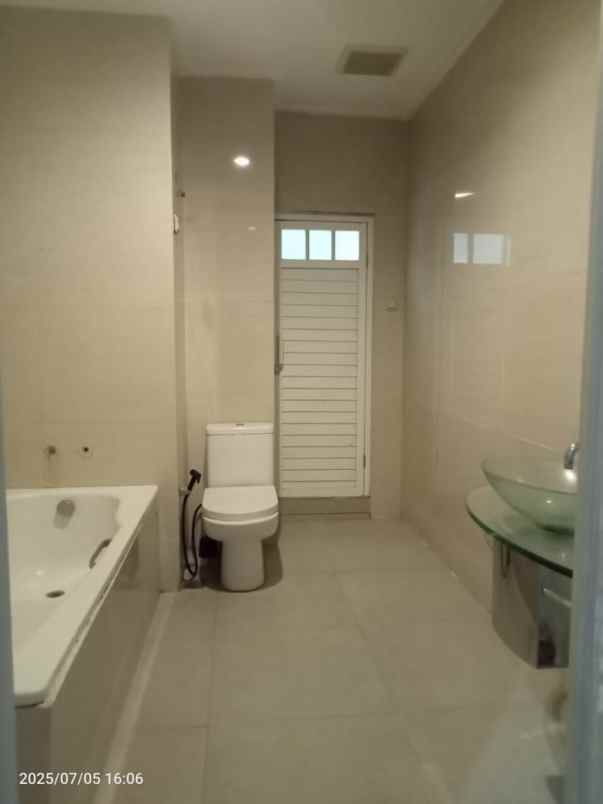 dijual rumah pondok nirwana