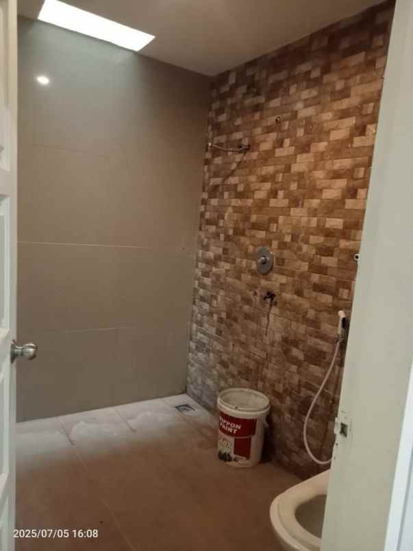 dijual rumah pondok nirwana