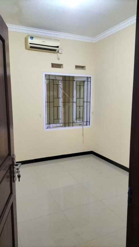 dijual rumah psj valencia boulevard