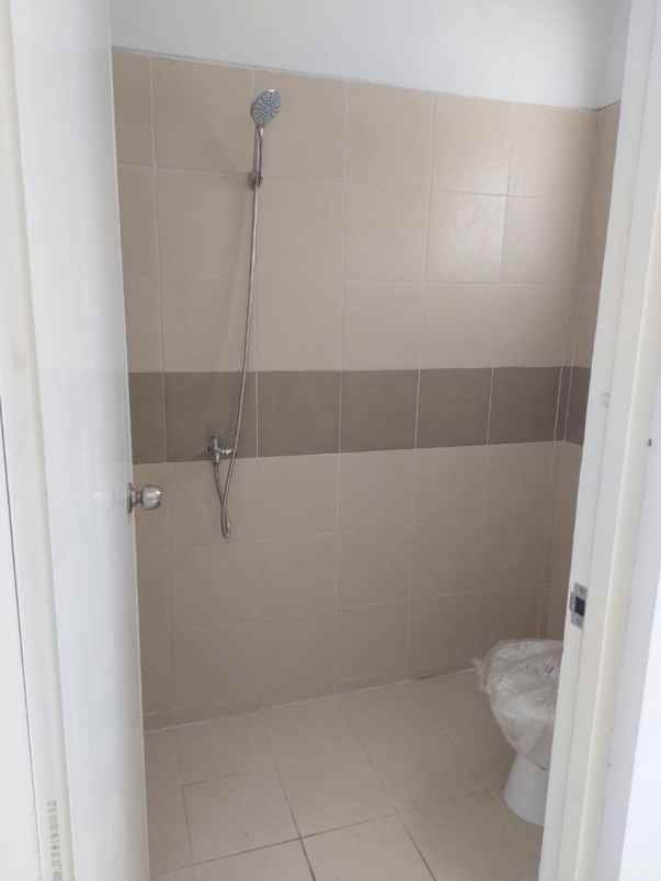 dijual rumah puri surya jaya kec