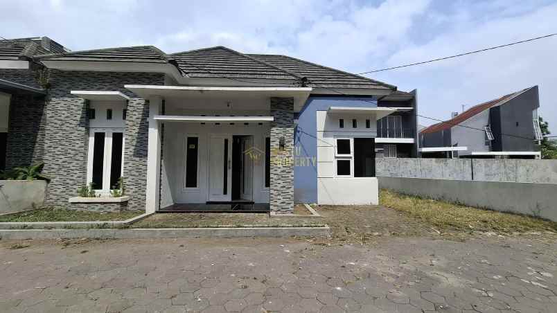 dijual rumah purwomartani kalasan