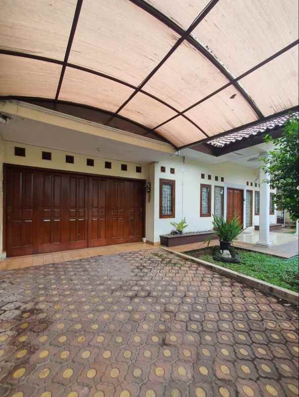 dijual rumah ragunan