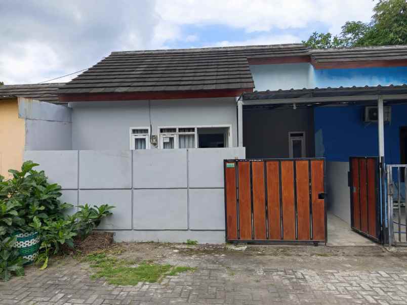 dijual rumah randusari prambanan klaten