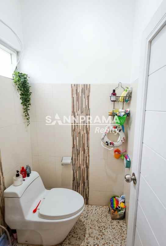 dijual rumah ratu jaya depok