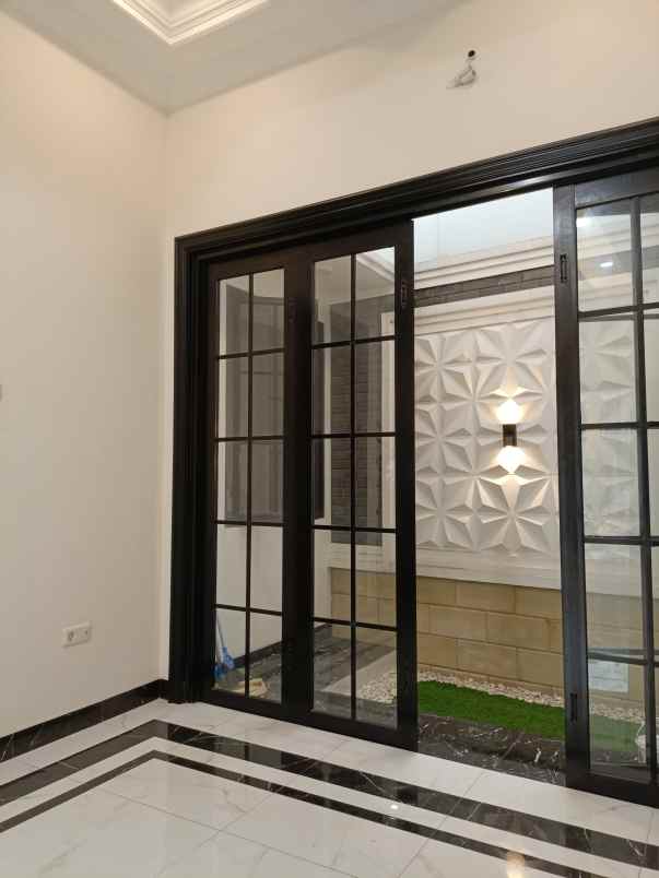 dijual rumah rooftop murah di jagakarsa