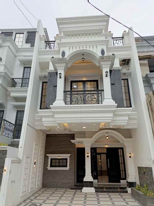 dijual rumah rooftop murah di jagakarsa