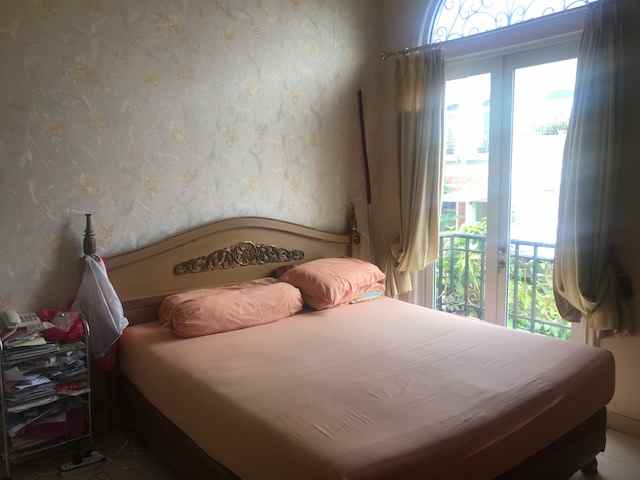 dijual rumah royal gading mansion