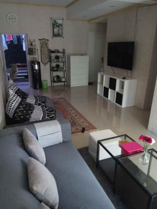 dijual rumah rumah keren area galaxy