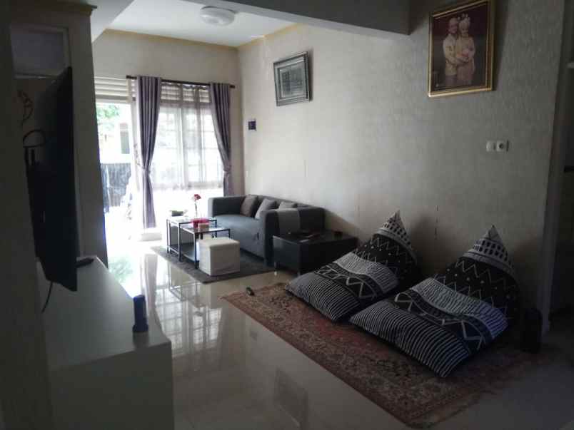 dijual rumah rumah keren area galaxy