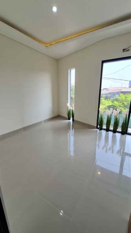 dijual rumah rungkut mapan