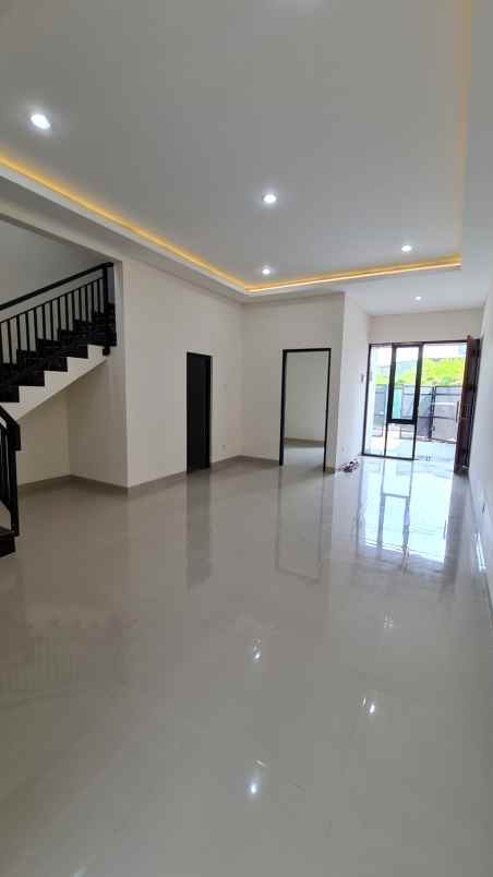 dijual rumah rungkut mapan