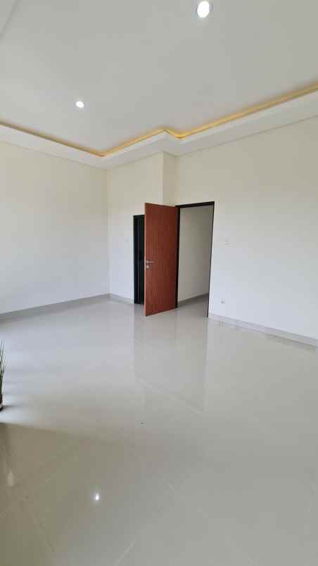 dijual rumah rungkut mapan