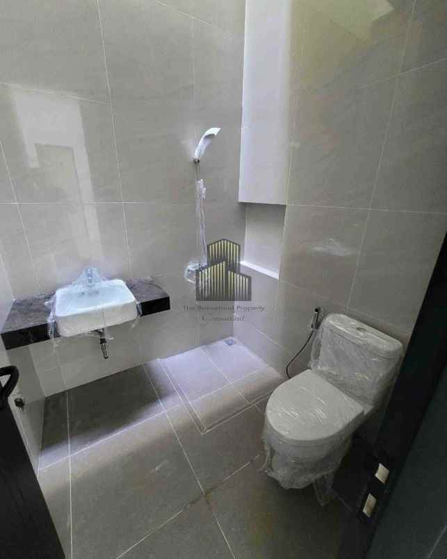 dijual rumah sambiroto