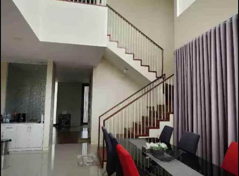 dijual rumah sambiroto
