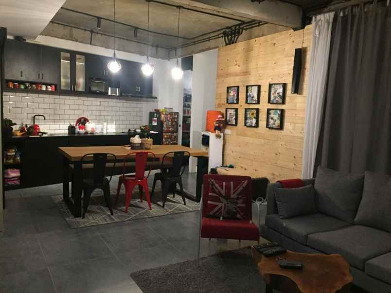 dijual rumah sariwangi