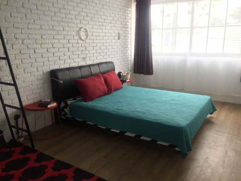 dijual rumah sariwangi