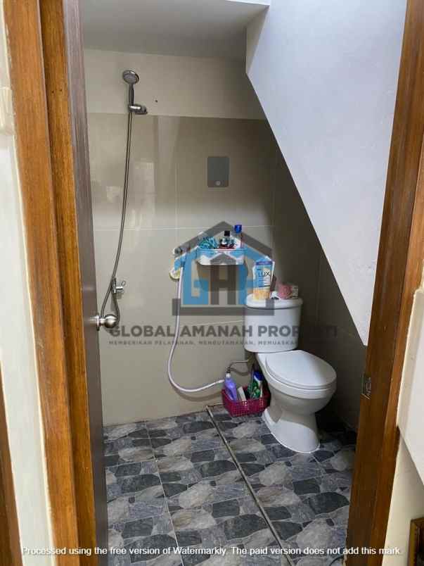 dijual rumah sariwangi