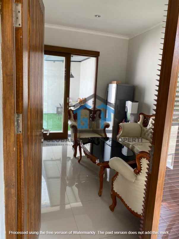 dijual rumah sariwangi