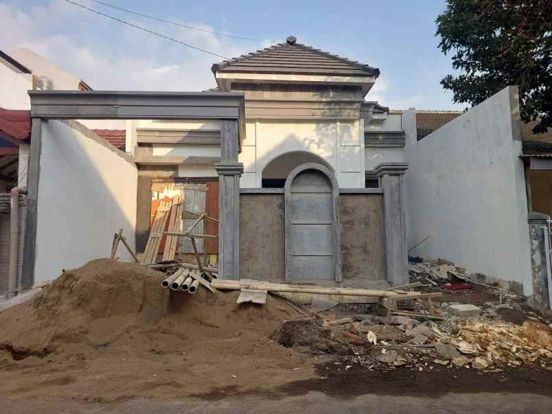 dijual rumah sawojajar 1