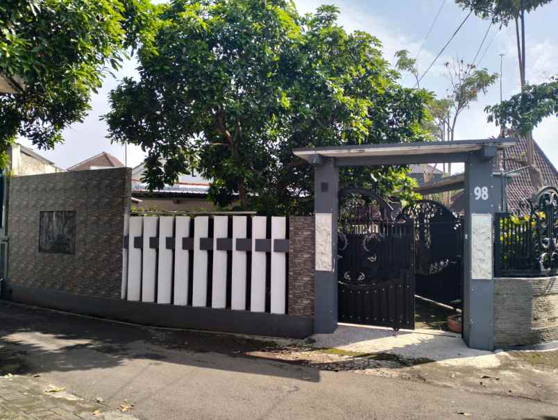dijual rumah sekarpuro pakis malang