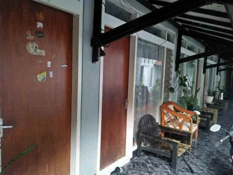 dijual rumah sekeloa