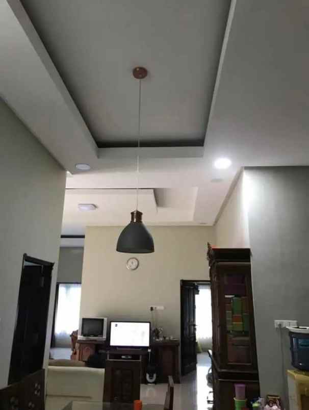 dijual rumah sempaja barat