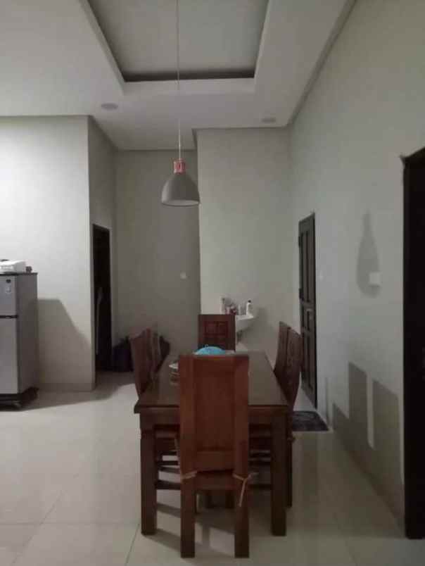 dijual rumah sempaja barat