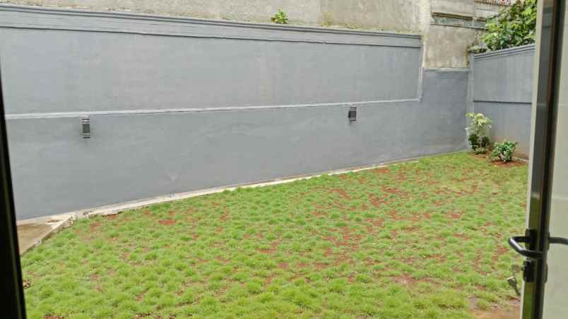 dijual rumah sentul city