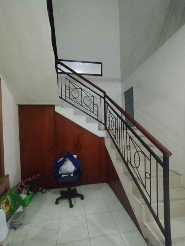 dijual rumah siap huni 2 5 lantai ancamanik bandung
