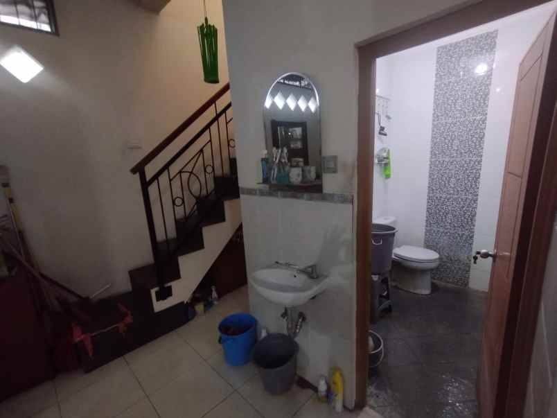 dijual rumah siap huni 2 5 lantai ancamanik bandung