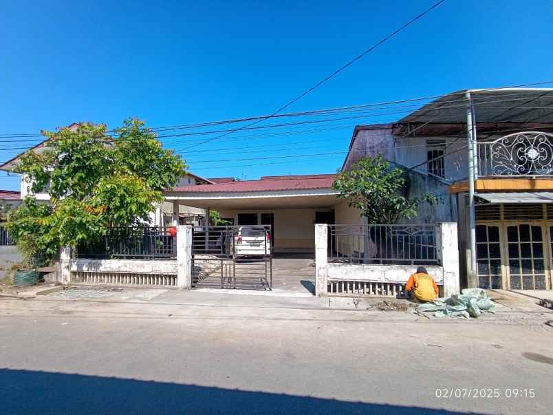 dijual rumah siap huni lokasi strategis di pontianak