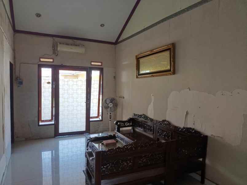 dijual rumah siap huni lokasi strategis di pontianak