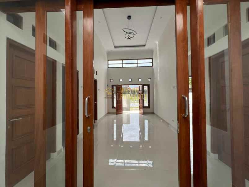 dijual rumah sidoarum godean