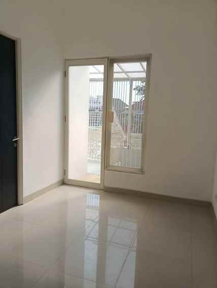 dijual rumah simpang darmo regency