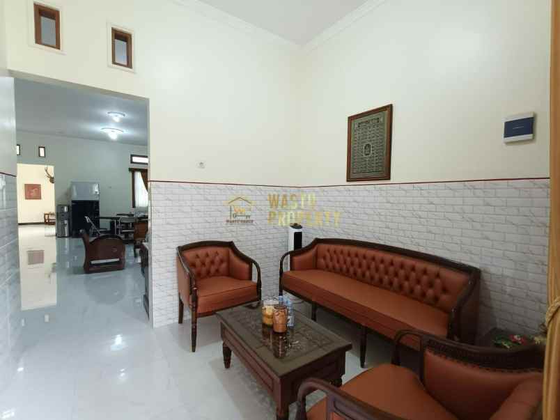 dijual rumah sitimulyo