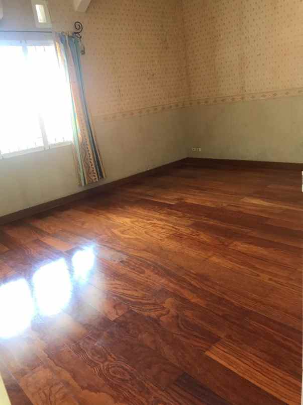 dijual rumah soekarno hatta