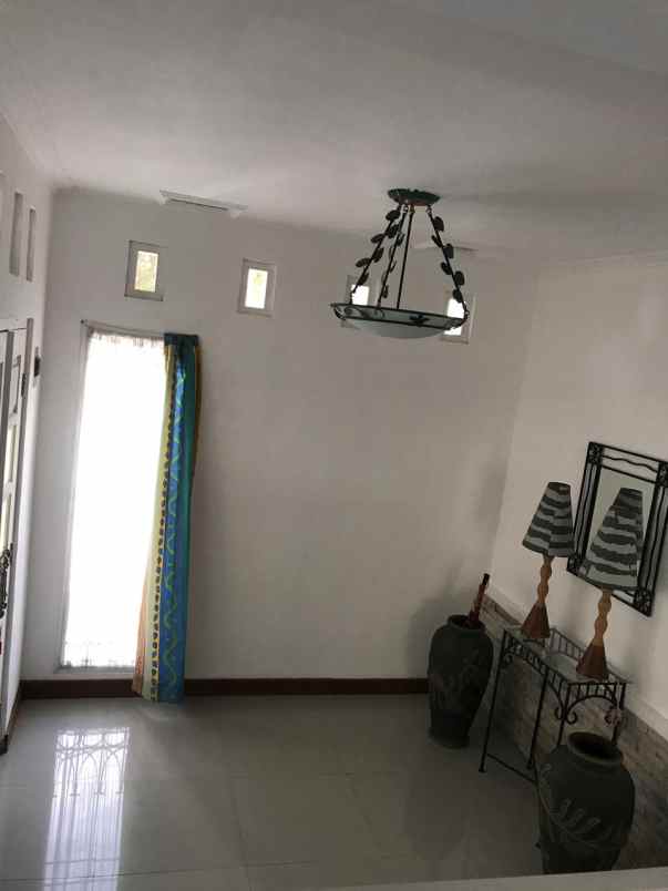 dijual rumah soekarno hatta