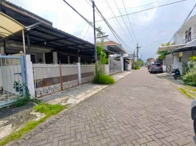 dijual rumah sonokwijen