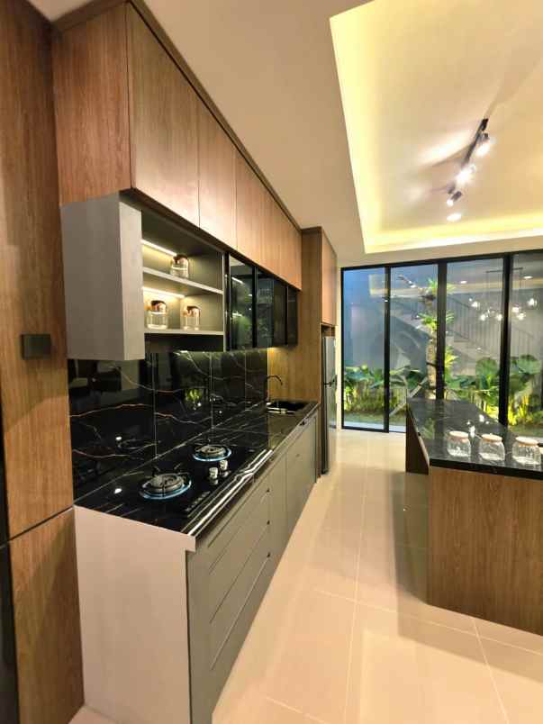 dijual rumah stadion maguwoharjo