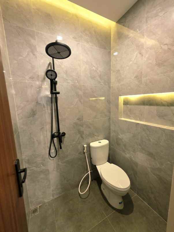 dijual rumah stadion maguwoharjo