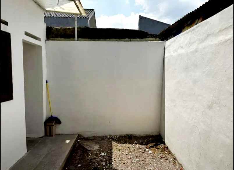 dijual rumah strategis di arcamanik kota bandung