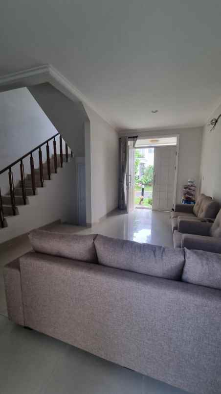 dijual rumah summarecon bekasi cluster