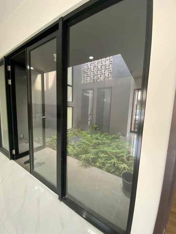 dijual rumah suvarna sutera cluster