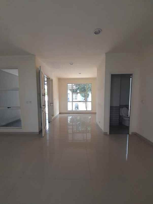 dijual rumah suvarna sutera cluster bahana