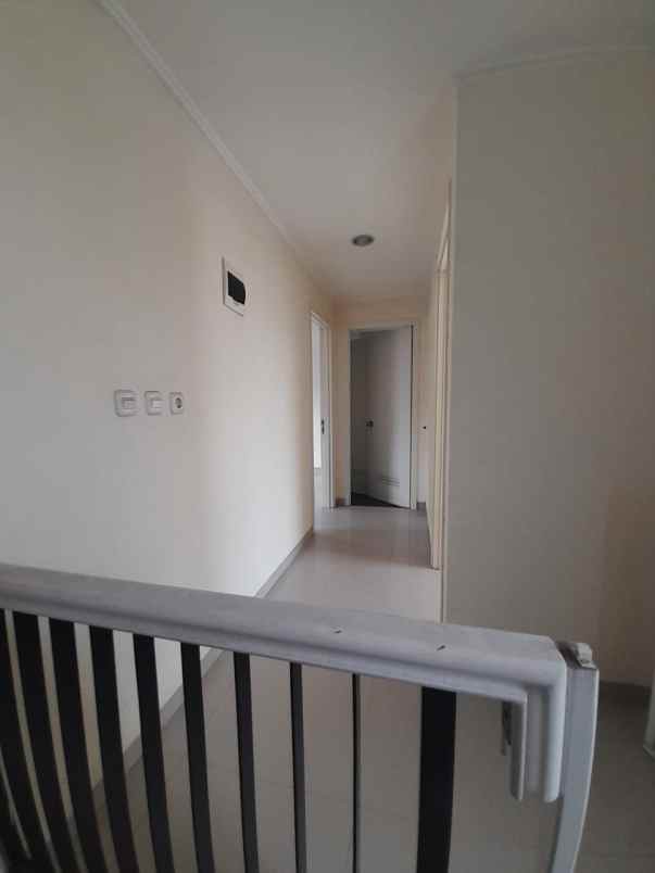 dijual rumah suvarna sutera cluster bahana