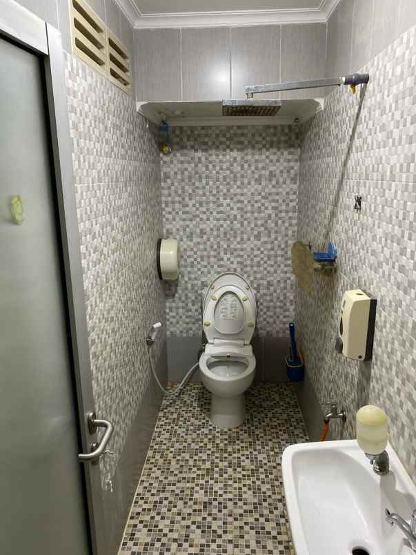 dijual rumah taman harapan baru