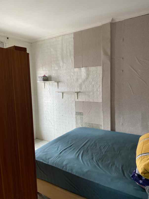 dijual rumah taman harapan baru