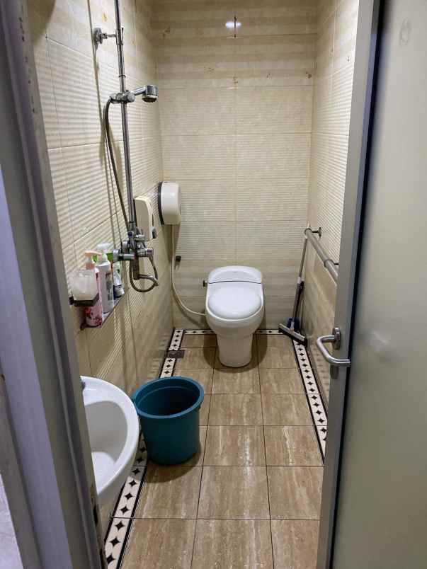 dijual rumah taman harapan baru