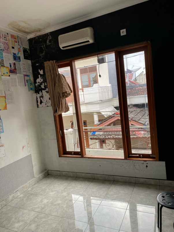 dijual rumah taman harapan baru